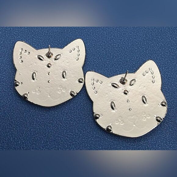 EARRINGS! Betsey Johnson Kitty Kat Rhinestone and Steel Stud Earrings BNWT - Picture 4 of 4
